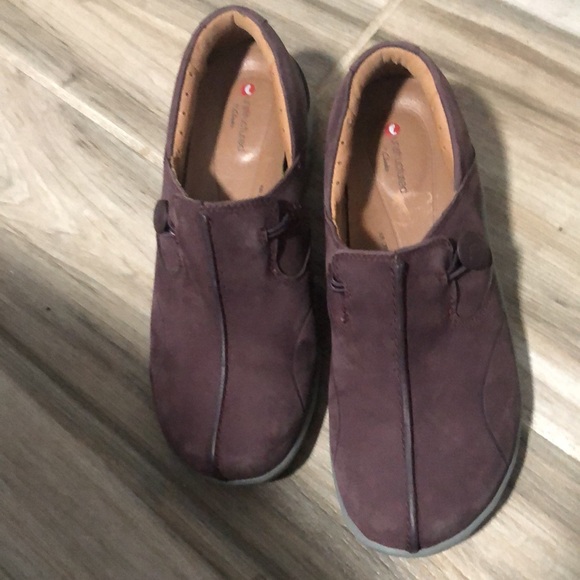 Clarks Unstructured Leather Slip On Shoes Un Loop 2 Walk Aubergine plum color - Picture 1 of 9